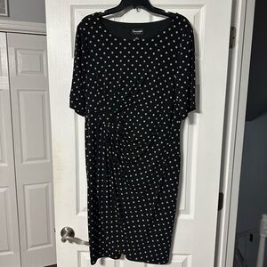 Connected Woman Polka Dot Ruched Side Midi Dress